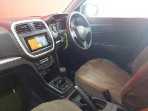 Suzuki Vitara Brezza 1.5 GL - Image 9