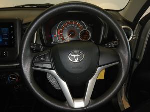 Toyota Vitz 1.0 XR manual - Image 8