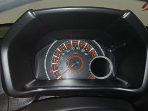 Toyota Vitz 1.0 XR manual - Image 10