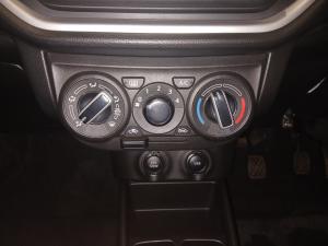 Toyota Vitz 1.0 XR manual - Image 15