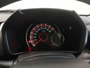 Toyota Vitz 1.0 XR manual - Image 10