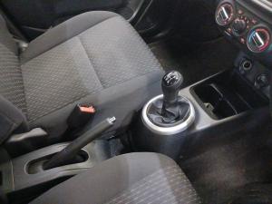 Toyota Vitz 1.0 XR manual - Image 11