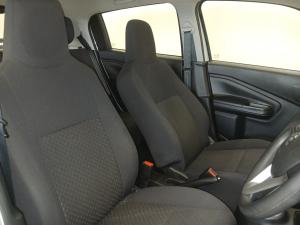 Toyota Vitz 1.0 XR manual - Image 15