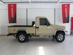 Toyota Land Cruiser 79 4.0PS/C - Image 10