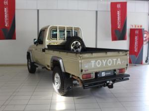 Toyota Land Cruiser 79 4.0PS/C - Image 13