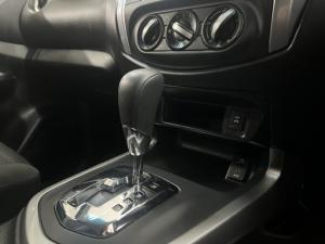 Nissan Navara 2.5DDTi double cab SE auto - Image 12