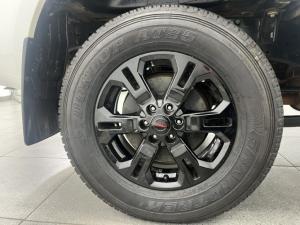 Nissan Navara 2.5DDTi double cab SE auto - Image 14