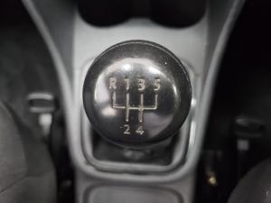 Volkswagen Polo Vivo hatch 1.4 Trendline - Image 11