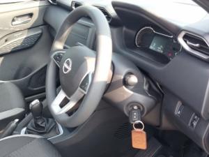 Nissan Magnite 1.0 Visia AMT - Image 9