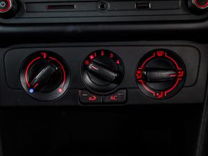 Volkswagen Polo Vivo hatch 1.6 Comfortline auto - Image 19