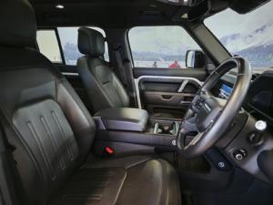 Land Rover Defender 110 D300 X-Dynamic HSE - Image 11