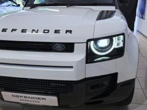 Land Rover Defender 110 D300 X-Dynamic HSE - Image 14