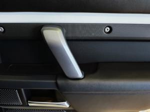 Land Rover Defender 110 D300 X-Dynamic HSE - Image 17