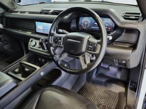 Land Rover Defender 110 D300 X-Dynamic HSE - Image 20