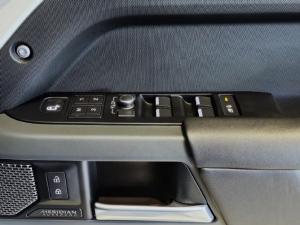 Land Rover Defender 110 D300 X-Dynamic HSE - Image 21