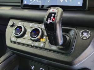 Land Rover Defender 110 D300 X-Dynamic HSE - Image 22
