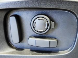 Land Rover Defender 110 D300 X-Dynamic HSE - Image 25