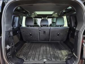 Land Rover Defender 110 D300 X-Dynamic HSE - Image 7