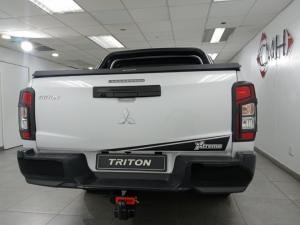 Mitsubishi Triton 2.4DI-D double cab 4x4 Xtreme - Image 4
