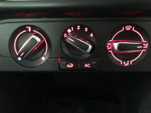 Volkswagen Polo Vivo hatch 1.6 Comfortline auto - Image 4