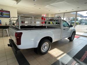 Isuzu D-Max Gen 6 250 single cab Fleetside safety - Image 8