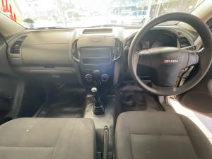 Isuzu D-Max Gen 6 250 single cab Fleetside safety - Image 16
