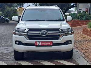 Toyota Land Cruiser 200 4.5D-4D V8 VX-R - Image 5