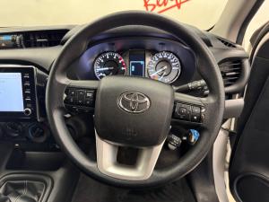 Toyota Hilux 2.4GD-6 single cab Raider manual - Image 8