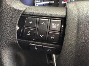 Toyota Hilux 2.4GD-6 single cab Raider manual - Image 9