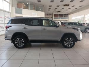 Toyota Fortuner 2.4GD-6 Raised Body automatic - Image 3