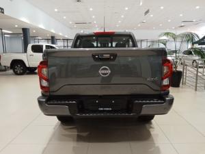 Nissan Navara 2.5DDTi double cab LE Plus 4x4 - Image 5