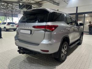 Toyota Fortuner 2.4GD-6 manual - Image 6