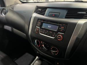 Nissan Navara 2.5DDTi double cab SE auto - Image 12