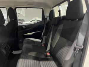Nissan Navara 2.5DDTi double cab SE auto - Image 9