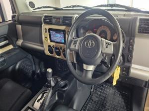 Toyota FJ Cruiser 4.0 V6 - Image 11