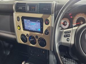 Toyota FJ Cruiser 4.0 V6 - Image 8