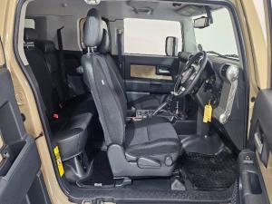 Toyota FJ Cruiser 4.0 V6 - Image 9