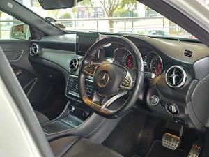 Mercedes-Benz GLA GLA200 - Image 11