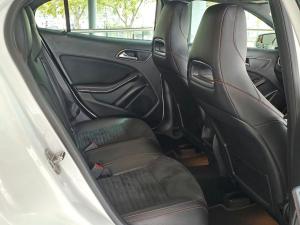 Mercedes-Benz GLA GLA200 - Image 15