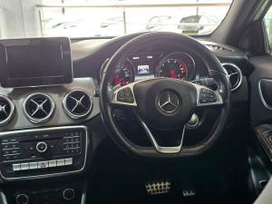 Mercedes-Benz GLA GLA200 - Image 17