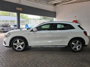 Mercedes-Benz GLA GLA200 - Image 4