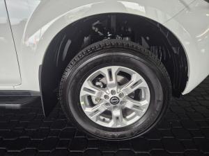 Nissan Navara 2.5DDTi double cab SE Plus manual - Image 12