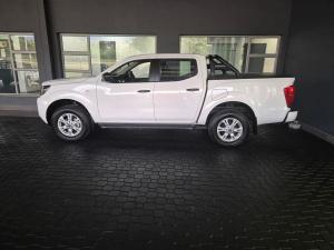 Nissan Navara 2.5DDTi double cab SE Plus manual - Image 5
