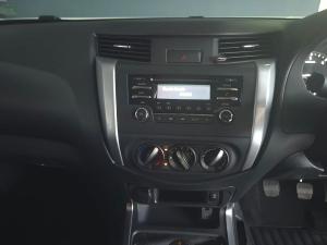 Nissan Navara 2.5DDTi double cab SE Plus manual - Image 8