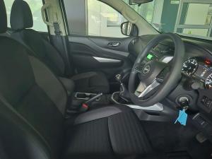 Nissan Navara 2.5DDTi double cab SE Plus manual - Image 9