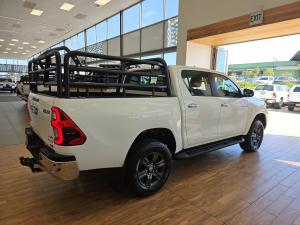 Toyota Hilux 2.8GD-6 48V double cab 4x4 Raider - Image 3