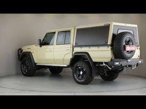 Toyota Land Cruiser 79 2.8GD-6 double cab - Image 8