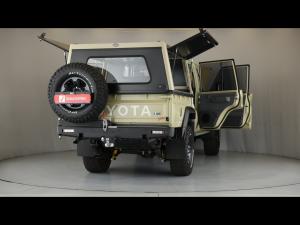 Toyota Land Cruiser 79 2.8GD-6 double cab - Image 9
