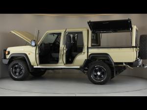 Toyota Land Cruiser 79 2.8GD-6 double cab - Image 11
