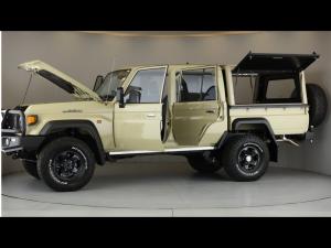 Toyota Land Cruiser 79 2.8GD-6 double cab - Image 12